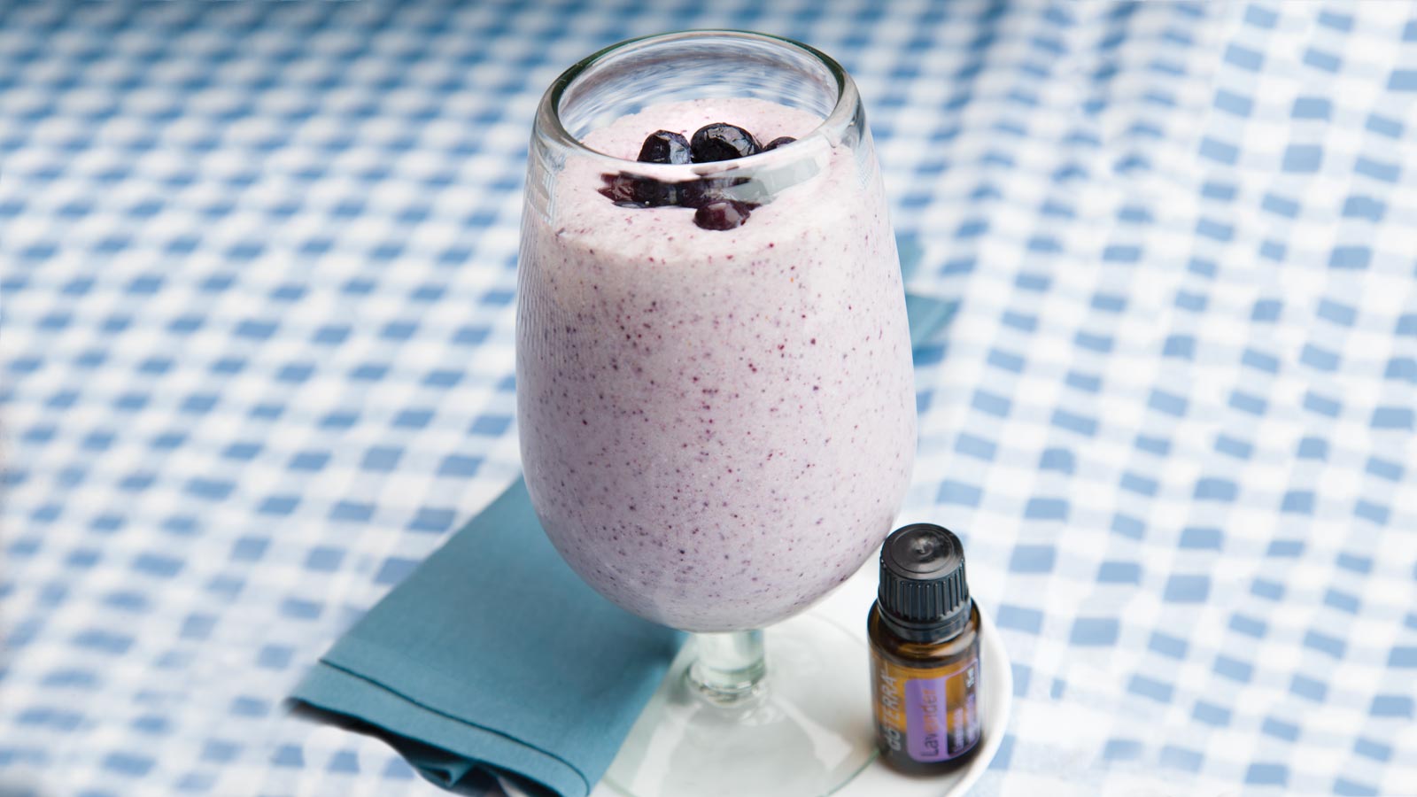 16x9-1600x900-lavender-blueberry-banana-coconut-shake-us-en-web.jpg